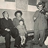 Saul Hutterer spielt Geige in Hohenems