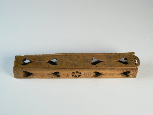 Holzbehältnis mit Schiebedeckel