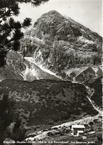 Heinrich-Hueter-Hütte, 1764m, mit Saulakopf