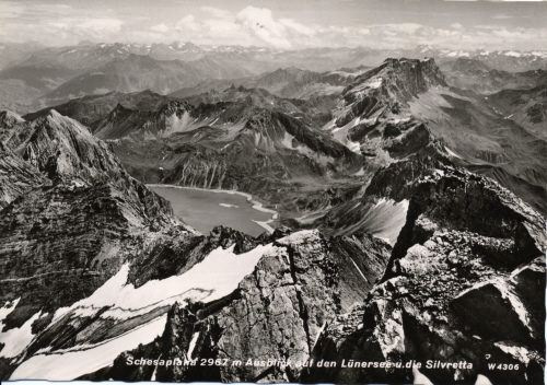 Schesaplana mit Ausblick auf den Lünersee und Silvretta