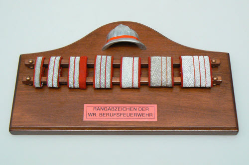 Tafel: Rangabzeichen der Wr. Berufsfeuerwehr