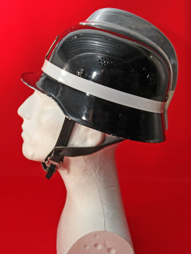 Helm mit Kamm