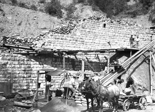 Konsolidierungssperre in der Alpriese/Stadt Dornbirn aus Schichtmauer werk behauene Wasserbausteine mit Zementmörtel für die Dornbirner Ach 1934