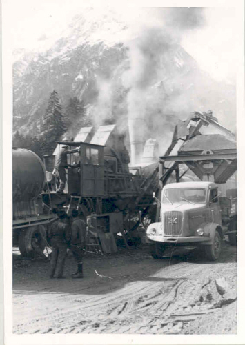 Asphaltierung der Straße nach Bödmen bei Mittelberg